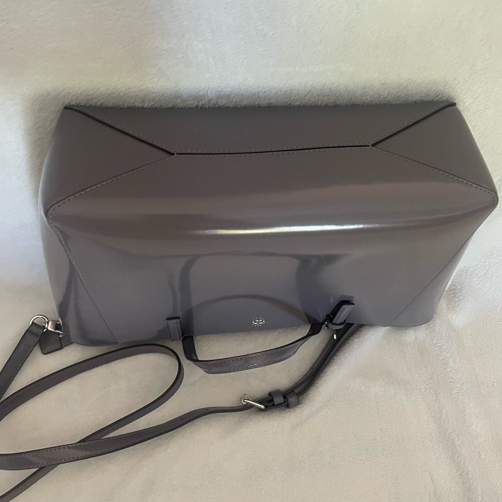 Tory Burch Patent Leather Gray Emerson Tote Bag EUC! - Picture 4 of 8